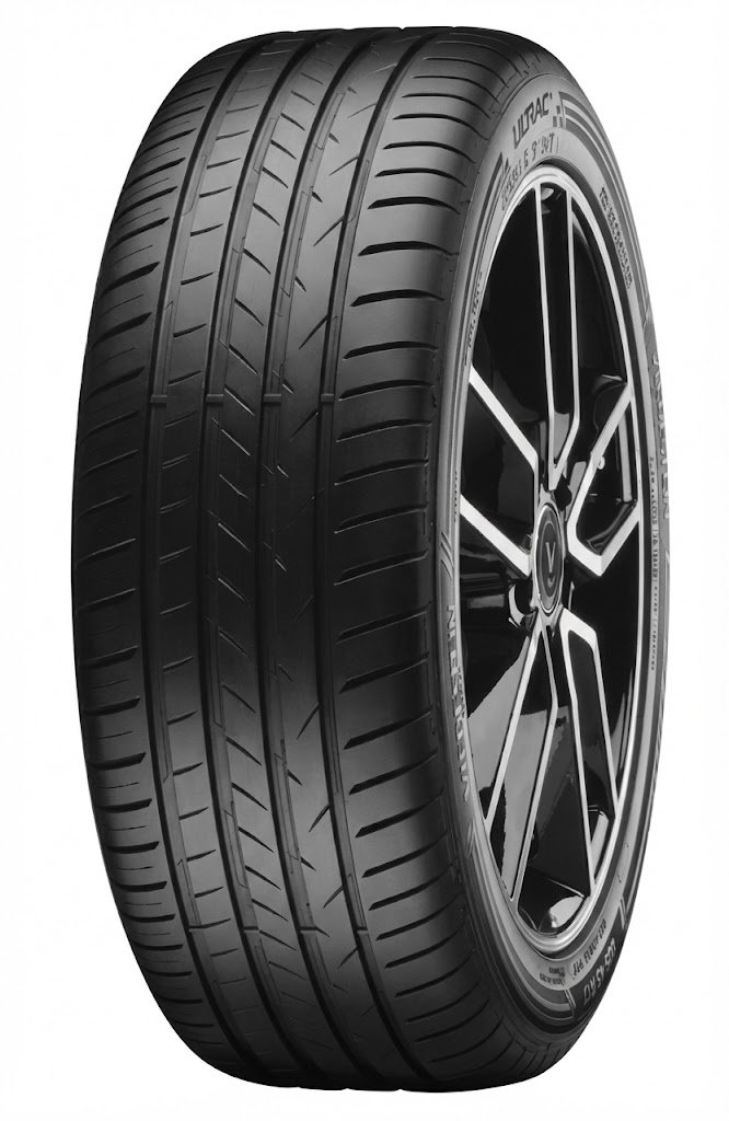 Vredestein Ultrac Plus 215/60 R17 96V